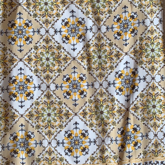 Dandy lion yellow print shift dress - Picture 4 of 5